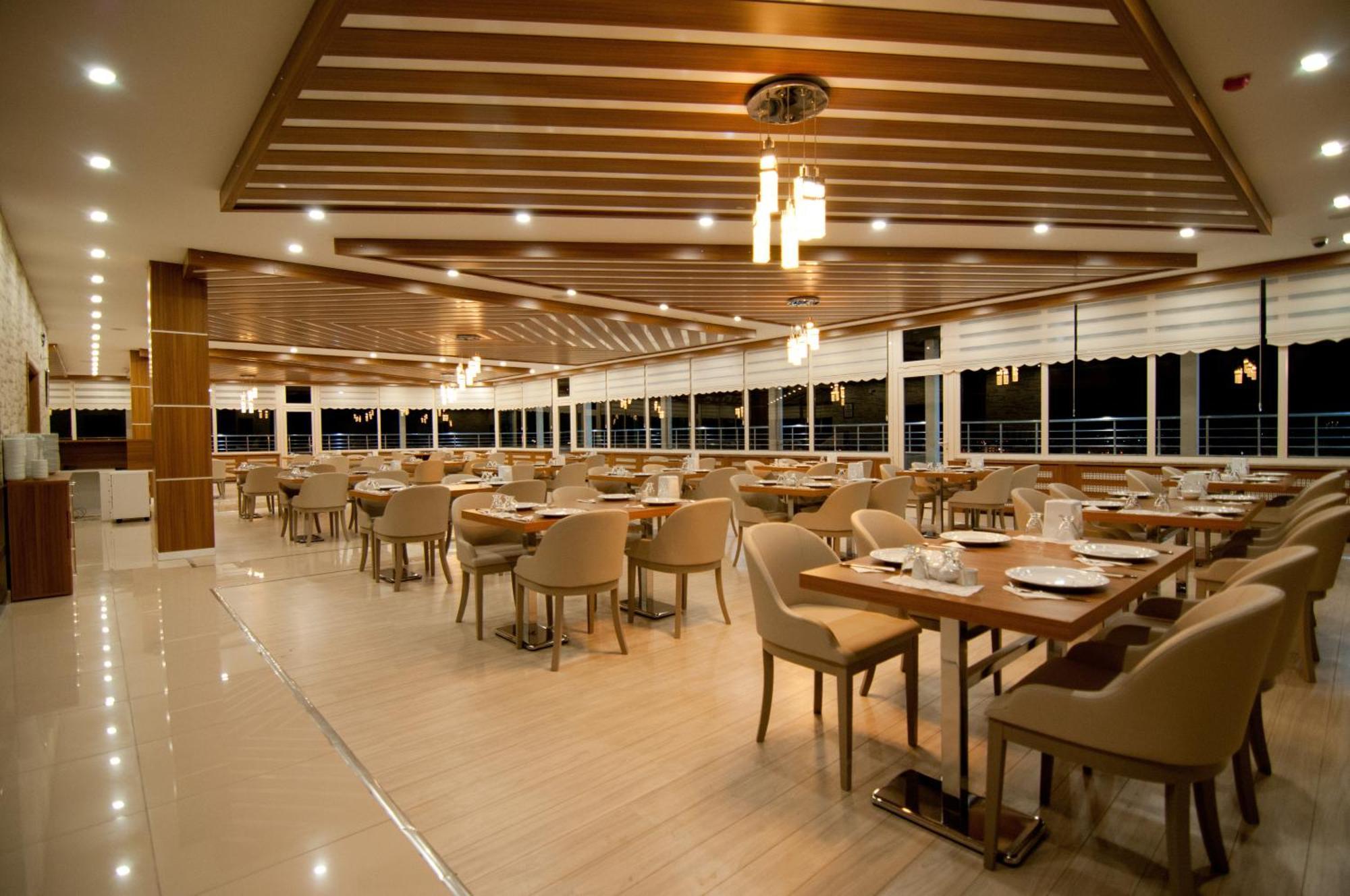 Mus Grand Hotel Εξωτερικό φωτογραφία