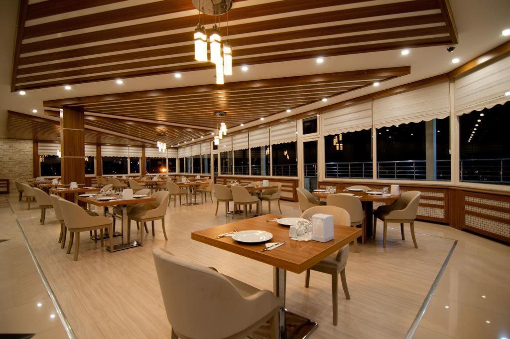 Mus Grand Hotel Εξωτερικό φωτογραφία